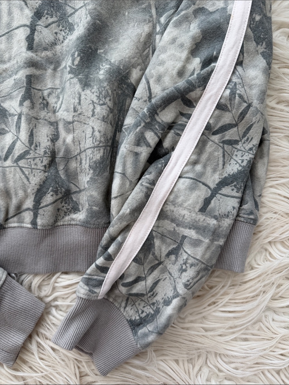 Women’s Camo Set - Picture 5 of 9